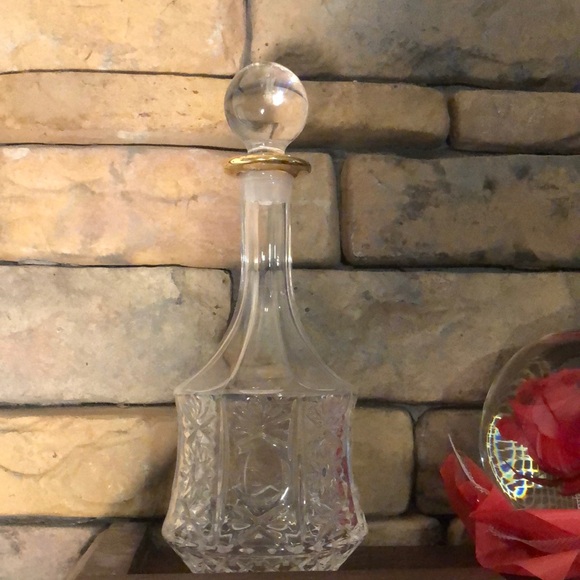 Vintage fancy Glass crystal liquor decanter - Picture 3 of 8